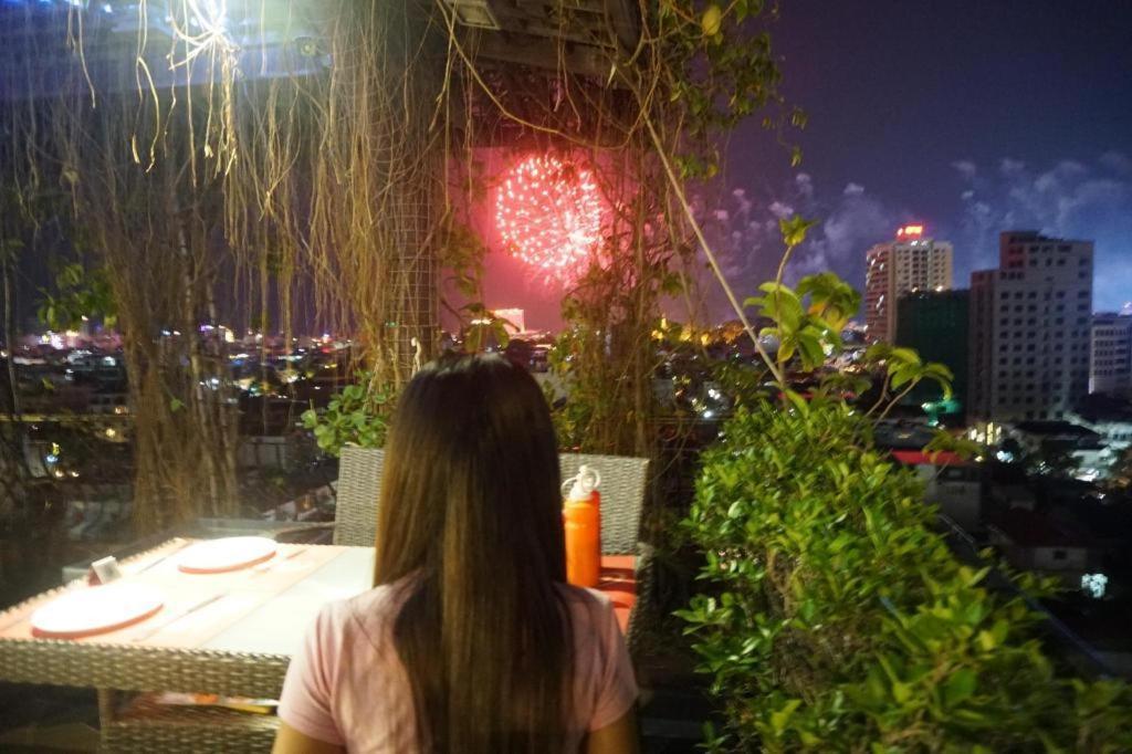 Essence Hotel-Phnom Penh Ngoại thất bức ảnh
